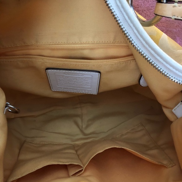 Soft yellow Coach purse - Picture 5 of 8